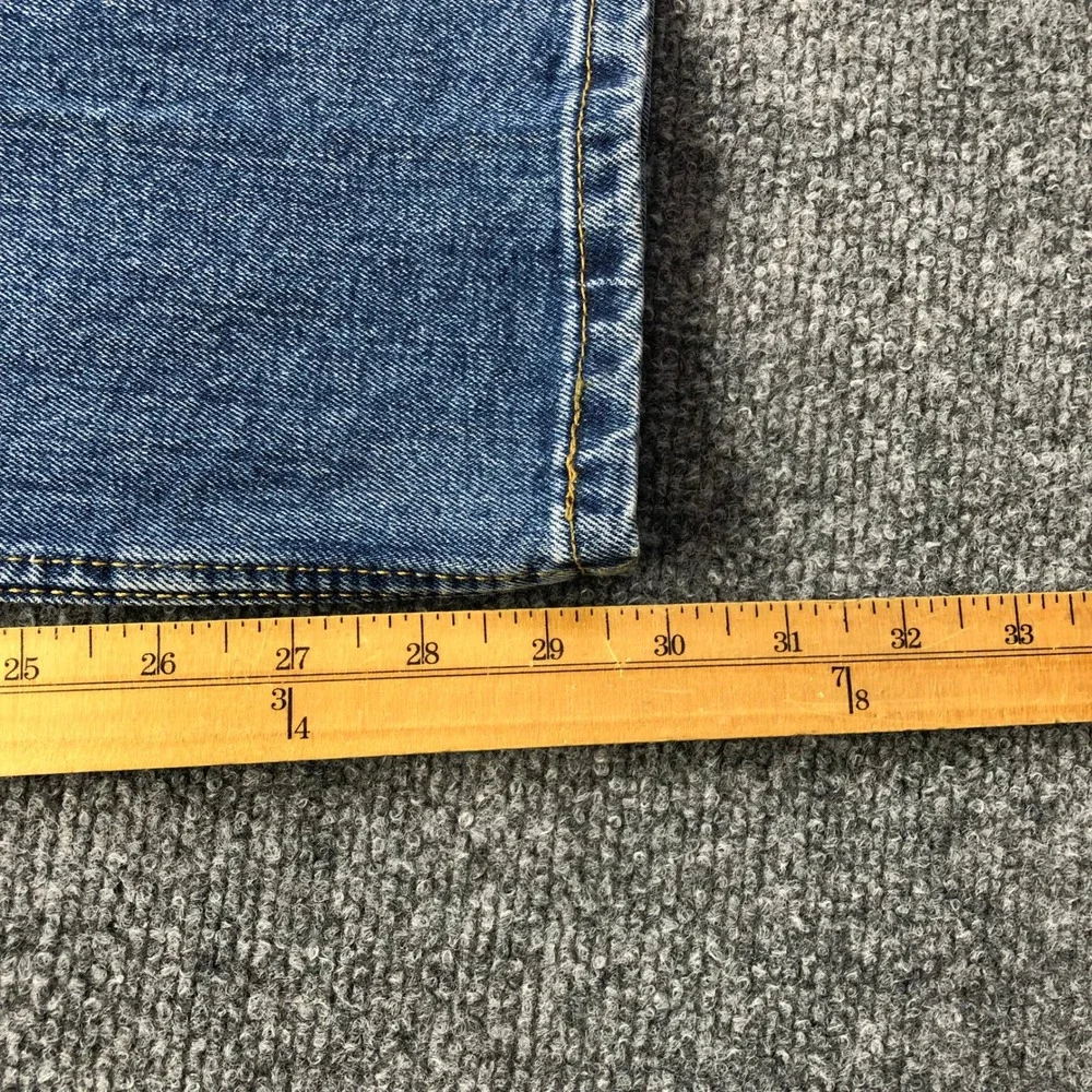 Levis 505 Regular Fit Straight Leg Jeans Mens 30x32 Medium Wash Blue Denim